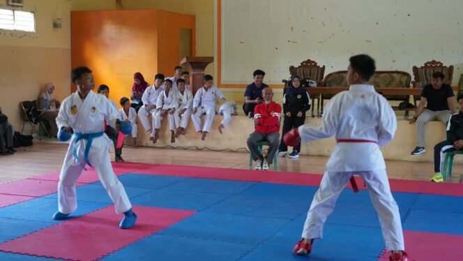 
 Puluhan Atlet Uji Kemampuan & Mental Di Ajang Festival Karate INKAI Kotabaru