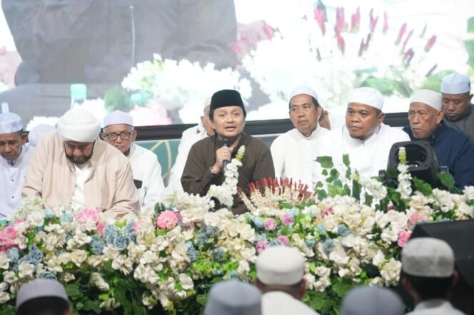 
 Wagub Kalsel Hadiri Majelis Taklim Bulanan Ahbabul Musthofa & Peringatan Maulid Nabi Bersama Habib Syech