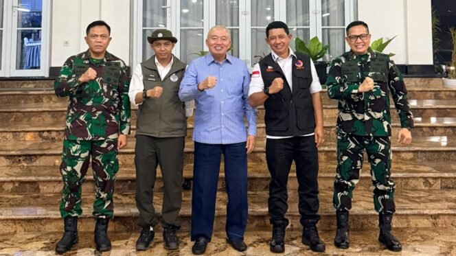 
 Gubernur Kalsel Perkuat Sinergi Penanganan Kahutla Bersama Menteri Kehutanan & Kepala BNPB