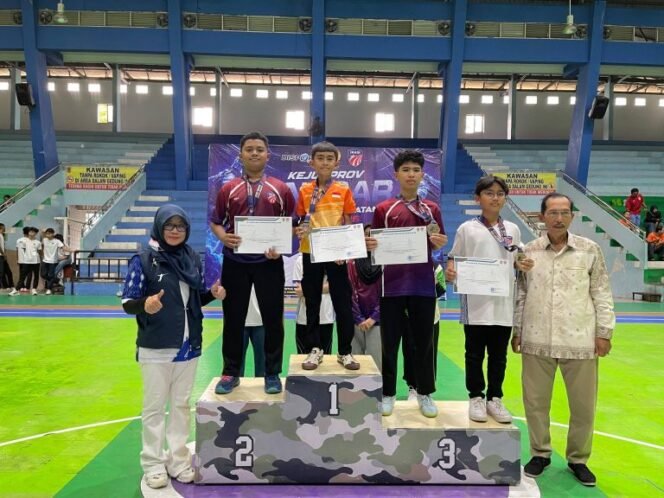 
 Borong 15 Medali Emas, Kota Banjarmasin Juara Umum Kejurprov Anggar Kalsel