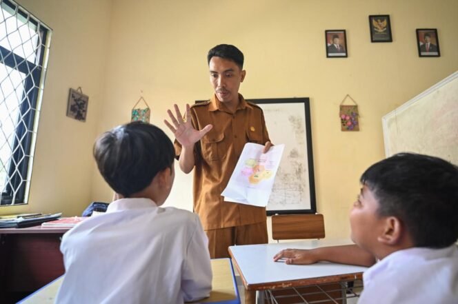 
 Presiden Prabowo Siapkan Rekrutmen Sarjana Terbaik untuk Jadi Guru
