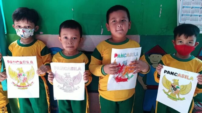 
 TK ‘Aisyiyah Ranting IV Martapura Gelar Mewarnai Peringati Hari Kesaktian Pancasila