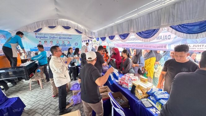 
 Tekan Inflasi & Jaga Stabilitas Harga, Disdag Kalsel Gelar Pasar Murah di Sejumlah Daerah