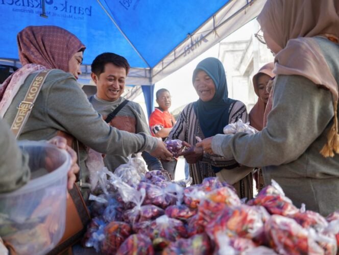 
 Pemko Banjarbaru Tuntaskan Rangkaian Pasar Murah Bersubsidi di Lima Kelurahan