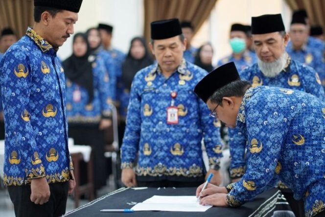 
 Tutup September 2026, Bupati Banjar Lantik 78 Pejabat Administrator & Pengawas