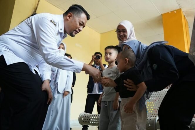 
 Tingkatkan Kualitas Pelayanan, Dua Anak Jalani Aktivasi Implan Koklea di RSUD Ratu Zalecha