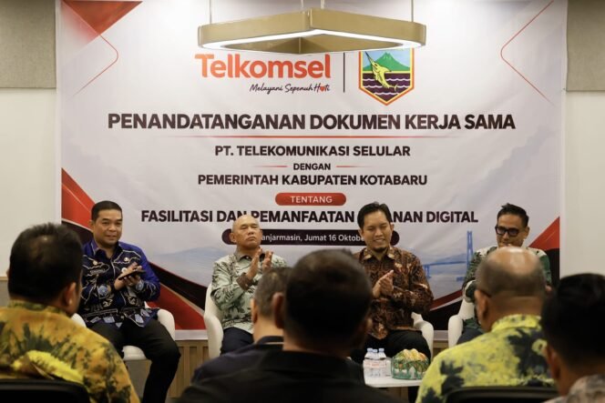 
 Bupati Kotabaru Perkuat Transformasi Digital Lewat Kerjasama Dengan Telkomsel