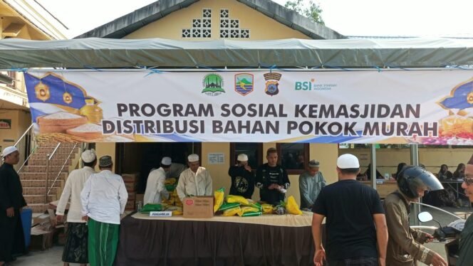
 Masjid Jami Baitul Abror Gelar Program Bahan Pokok Murah Dari Jama’ah Untuk Jama’ah