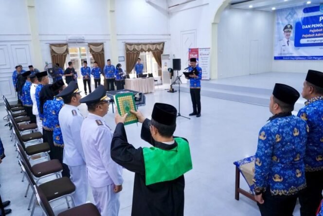 
 Lantik 28 Pejabat, Bupati Banjar Tekankan Profesionalisme & Kinerja