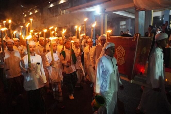 
 Ribuan Santri se-Kalsel Ikuti Kirab Santri Nasional di Kabupaten Banjar