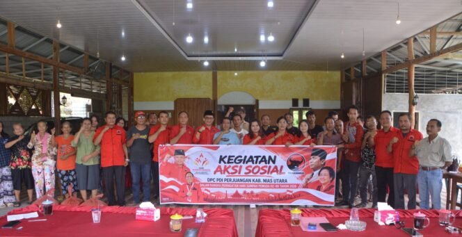 
 PDI Perjuangan Nias Utara Gelar Aksi Sosial Berbagi Sembako di Hari Sumpah Pemuda ke-98