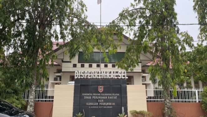 
 Dorong Investigasi Teknis, Pemprov Kalsel Koordinasikan Penanganan Rumah Roboh di Kertak Hanyar