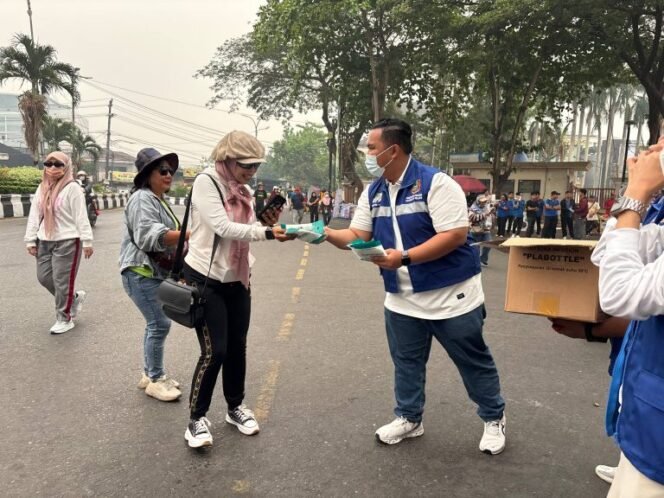 
 Peduli Dampak Asap, RSGM Gusti Hasan Aman Bagikan Masker kepada Pengunjung CFD