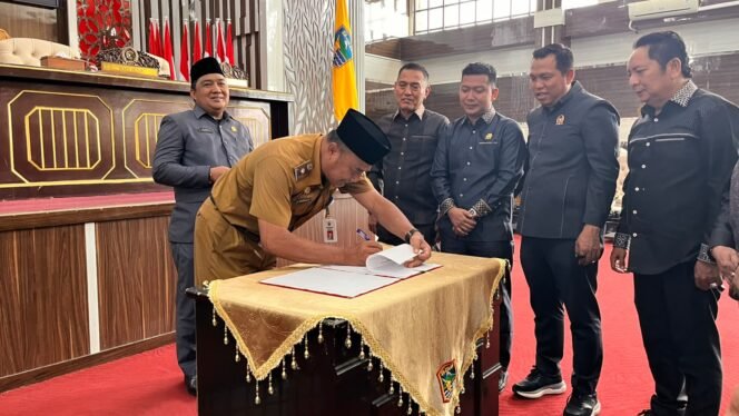 
 DPRD Kotabaru Setujui Raperda Kawasan Tanpa Rokok dan BUMD