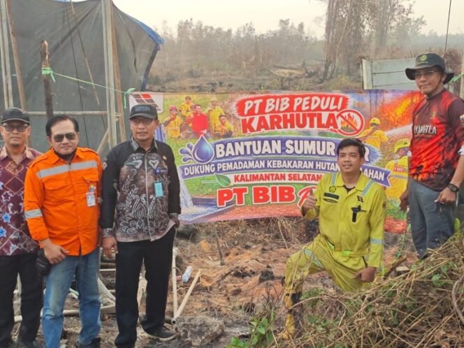 
 Delapan Truk Tangki Dikerahkan untuk Pasokan Air Pemadaman Karhutla di Blok Merah Gubernur Syarkawi