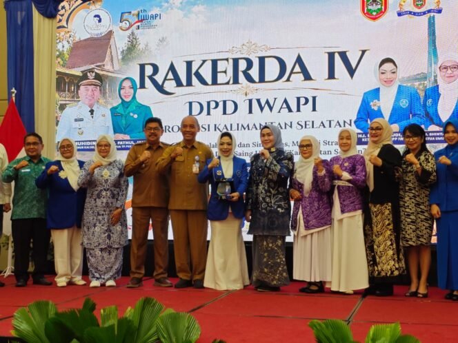 
 Pemprov Kalsel Dorong IWAPI Perkuat Peran Perempuan dalam Perekonomian Banua