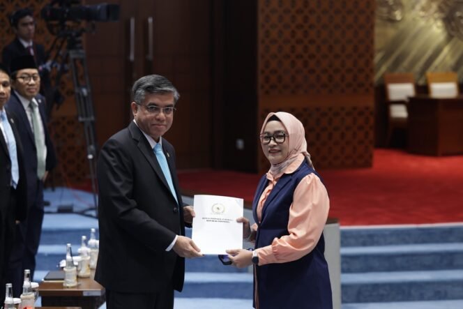 
 UU Pelindungan Ketenagakerjaan Disahkan, Berikut 10 Poin Penting yang Perkuat Hak Pekerja
