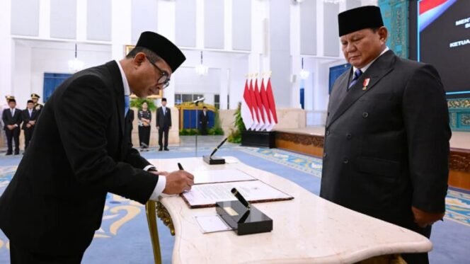 
 Prabowo Saksikan Pengucapan Sumpah Ketua & Anggota Ombudsman RI