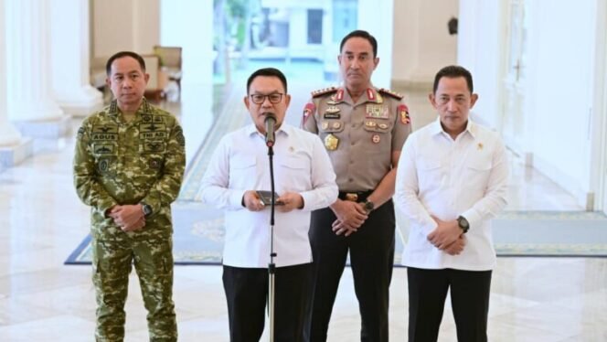 
 Menko Polkam Tegaskan Penegakan Hukum Dijalankan dalam Penanganan Karhutla